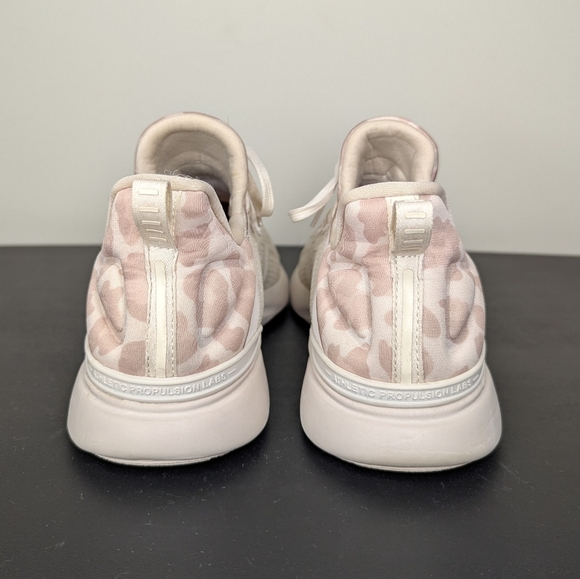 APL Athletic Propulsion Labs Techloom Tracer Sneaker Creme Beach Leopard Women's - Picture 5 of 9